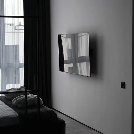 Modern Dark Minimalist With Panoramic Views Appartamento Leopoli