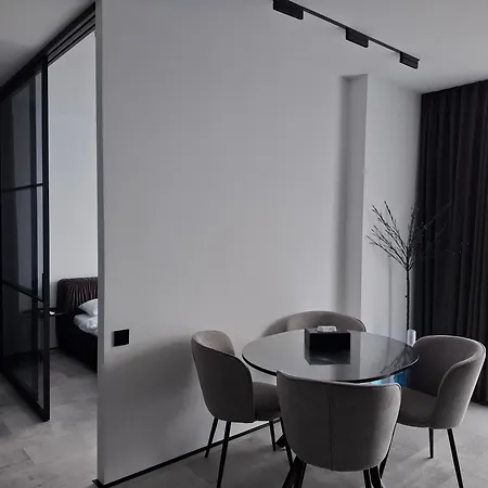 Modern Dark Minimalist With Panoramic Views Appartamento *