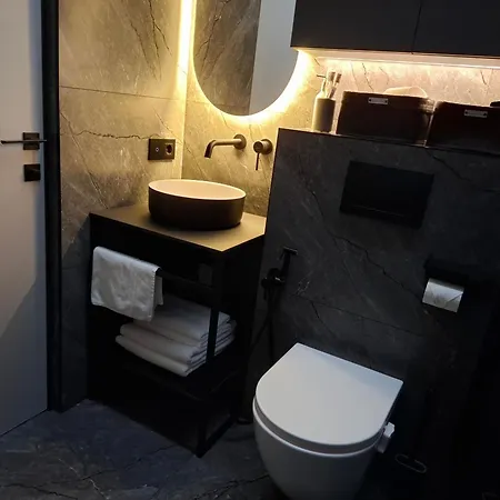 Appartamento Modern Dark Minimalist With Panoramic Views *