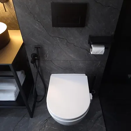 Modern Dark Minimalist With Panoramic Views * Leopoli